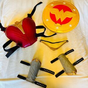 Mattel Size 4+ Wonder Woman Costume kit